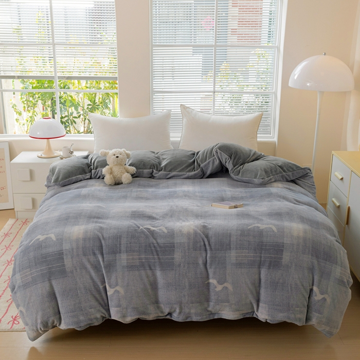 91家纺网 家纺一手货源 找家纺 （总）富馨莱 2025新款牛奶绒印花单件被套240克面料支持一件定制尺寸