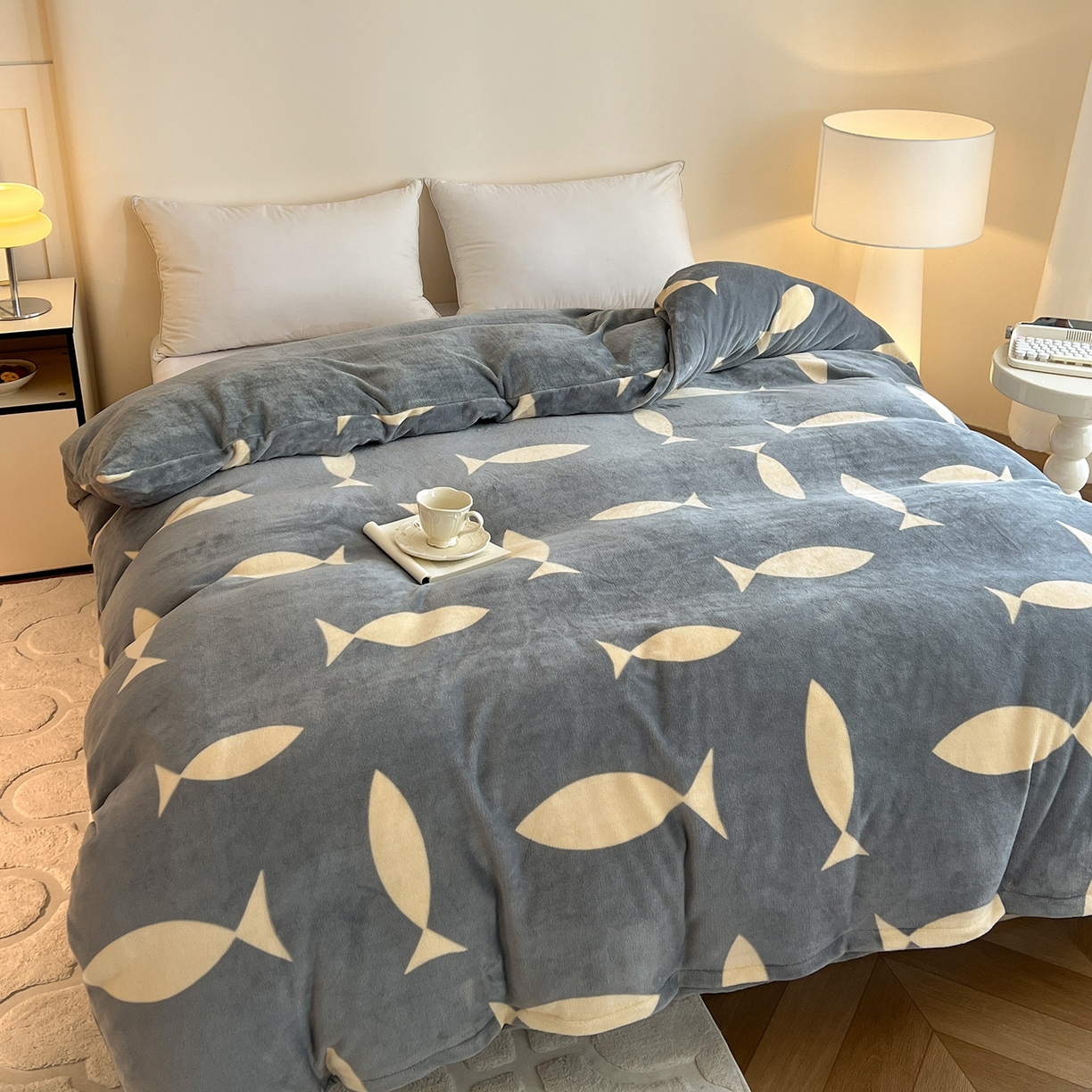 91家纺网 家纺一手货源 找家纺 富馨莱 2025新款牛奶绒印花单件被套240克面料支持一件定制尺寸 布朗灰