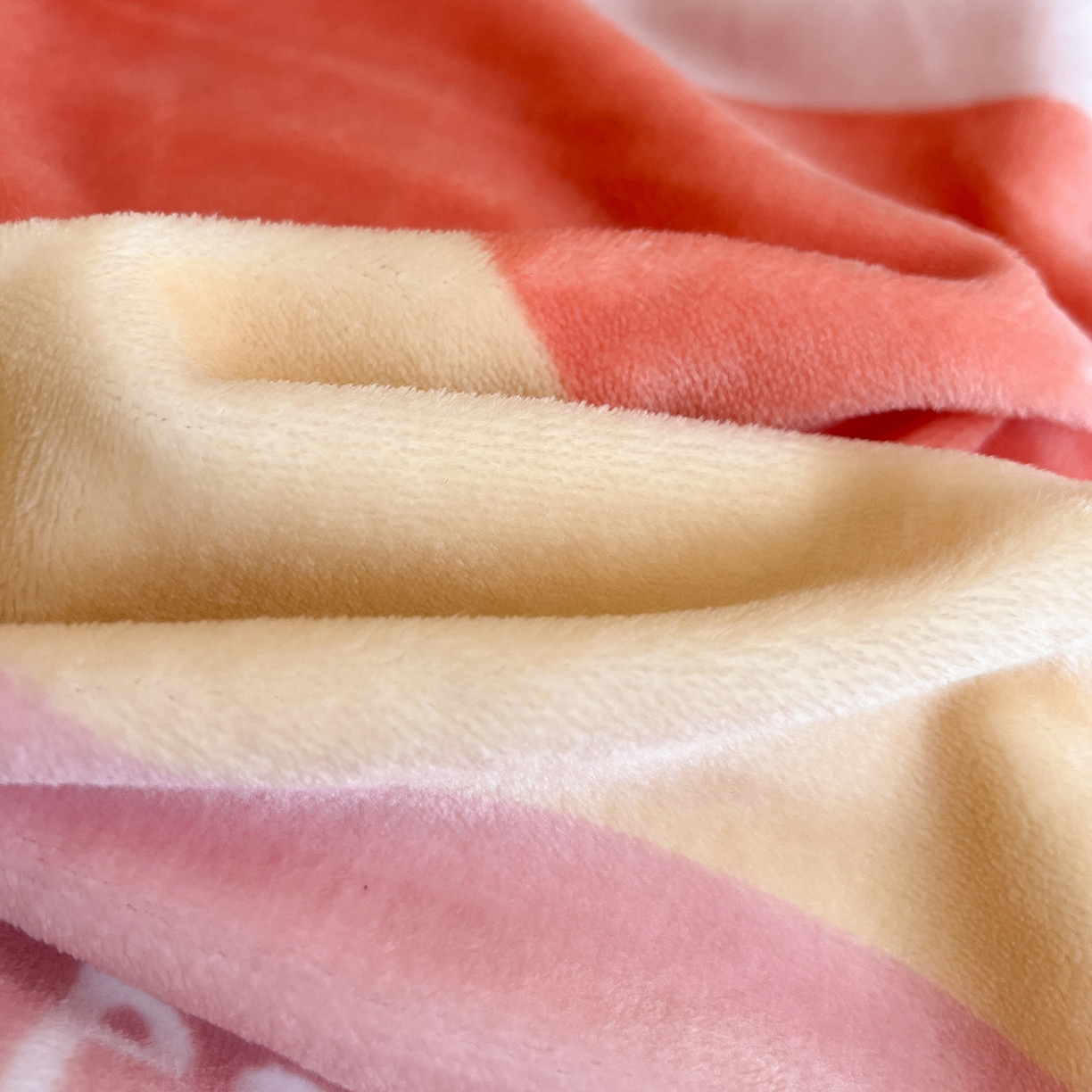 91家纺网 家纺一手货源 找家纺 富馨莱 2025新款牛奶绒印花单件被套240克面料支持一件定制尺寸 彩虹星星