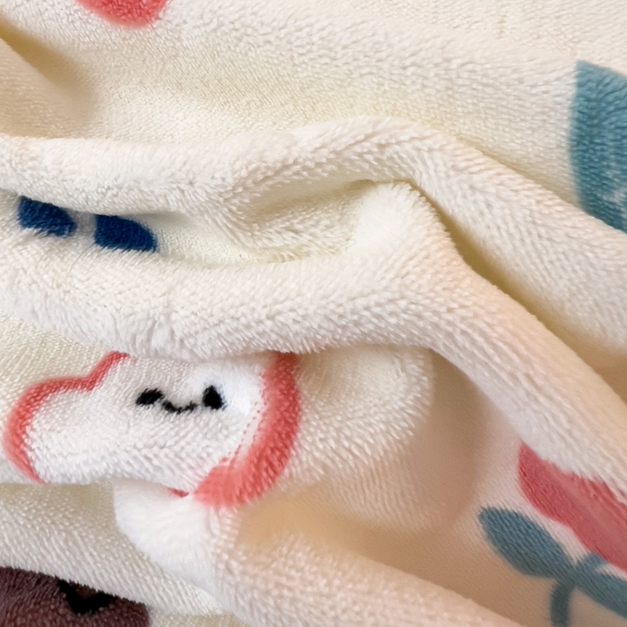 91家纺网 家纺一手货源 找家纺 富馨莱 2025新款牛奶绒印花单件被套240克面料支持一件定制尺寸 彩虹熊