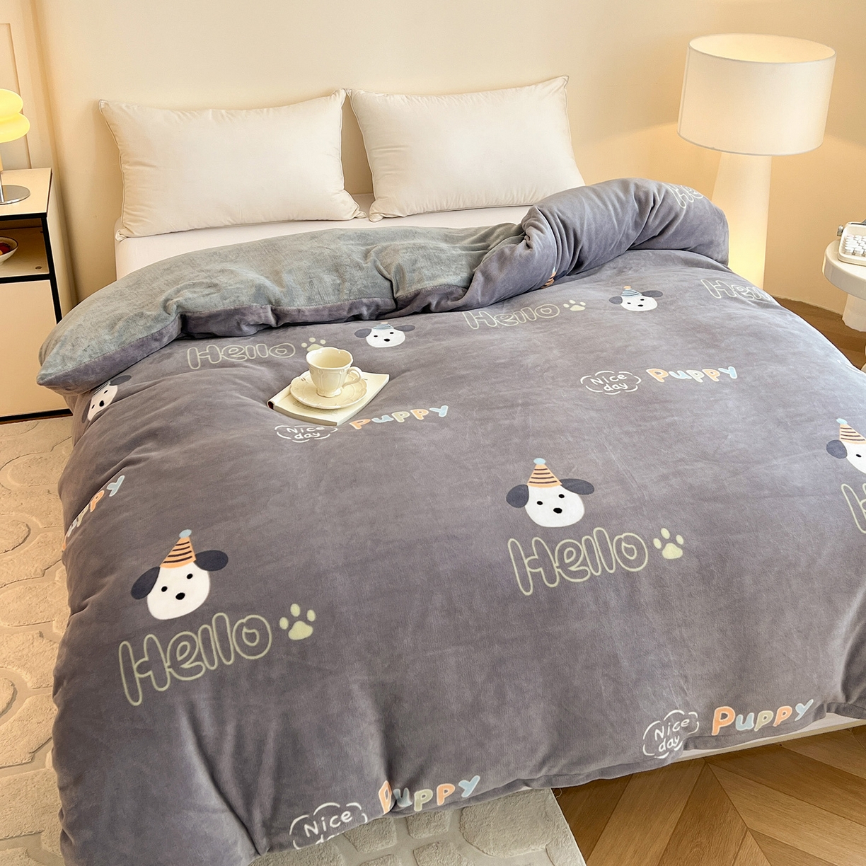 91家纺网 家纺一手货源 找家纺 富馨莱 2025新款牛奶绒印花单件被套240克面料支持一件定制尺寸 嗨皮狗