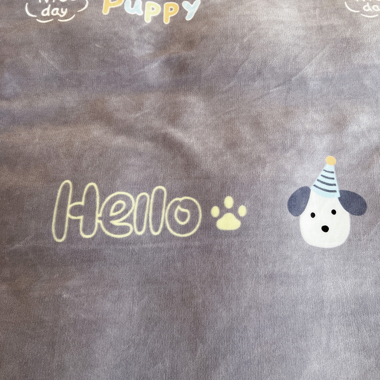 91家纺网 家纺一手货源 找家纺 富馨莱 2025新款牛奶绒印花单件被套240克面料支持一件定制尺寸 嗨皮狗