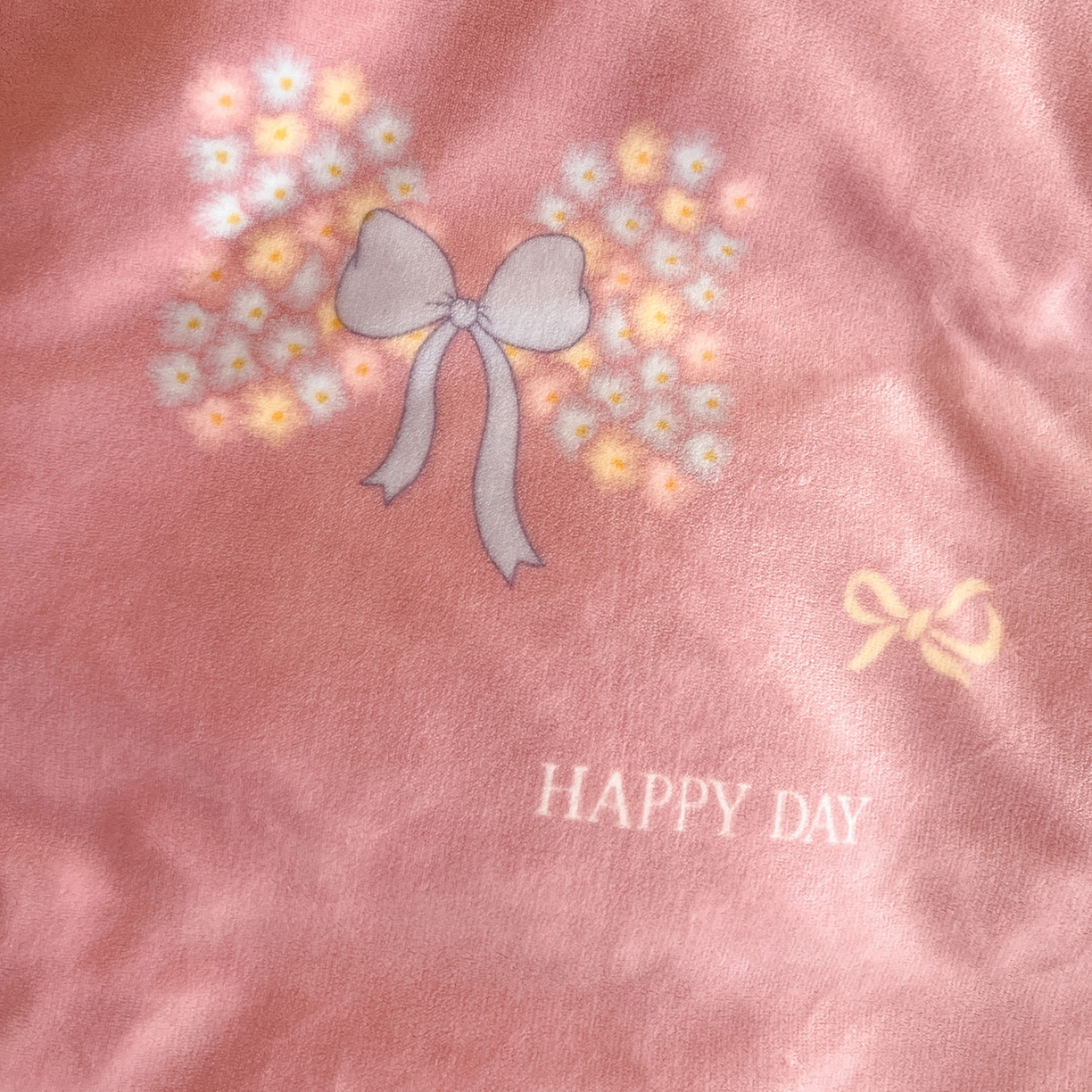 91家纺网 家纺一手货源 找家纺 富馨莱 2025新款牛奶绒印花单件被套240克面料支持一件定制尺寸 花蝶粉