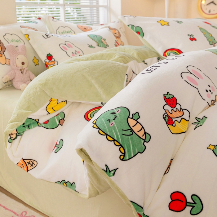 91家纺网 家纺一手货源 找家纺 富馨莱 2025新款牛奶绒印花单件被套240克面料支持一件定制尺寸 森林派对