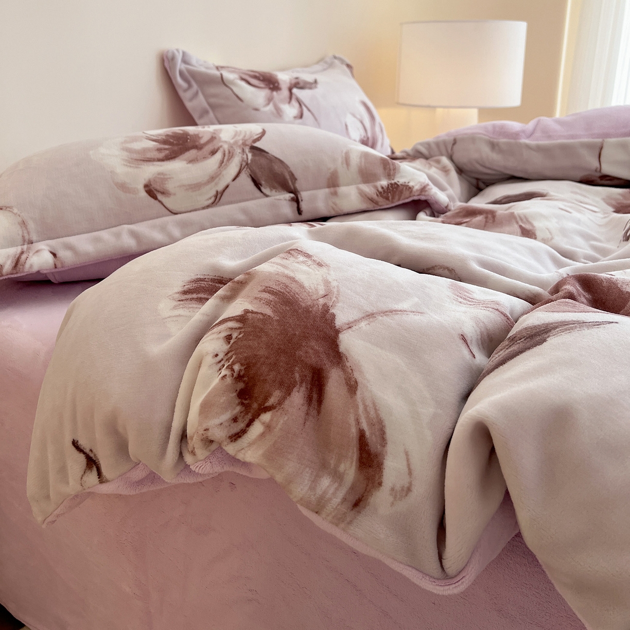 91家纺网 家纺一手货源 找家纺 富馨莱 2025新款牛奶绒印花单件被套240克面料支持一件定制尺寸 水墨花开