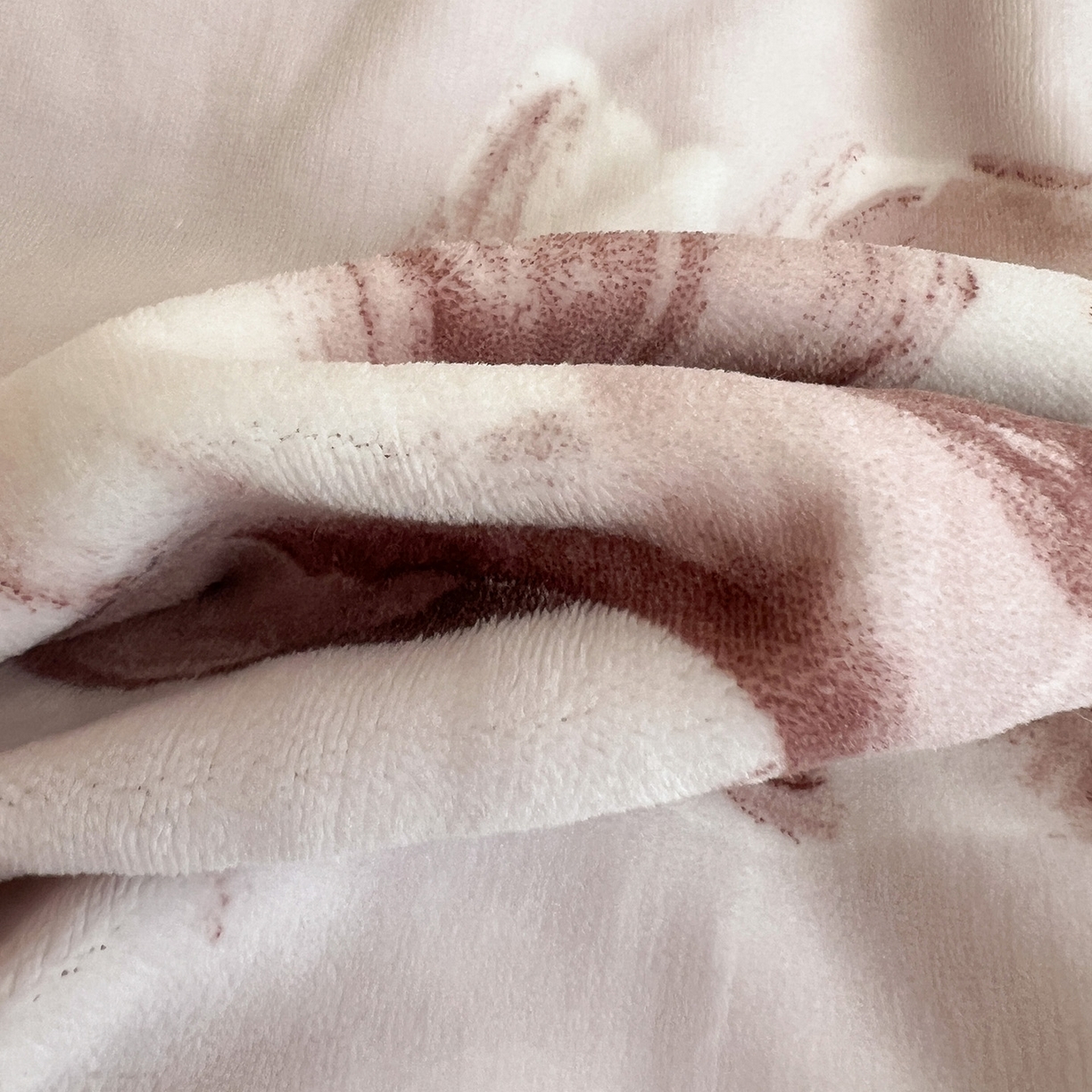 91家纺网 家纺一手货源 找家纺 富馨莱 2025新款牛奶绒印花单件被套240克面料支持一件定制尺寸 水墨花开