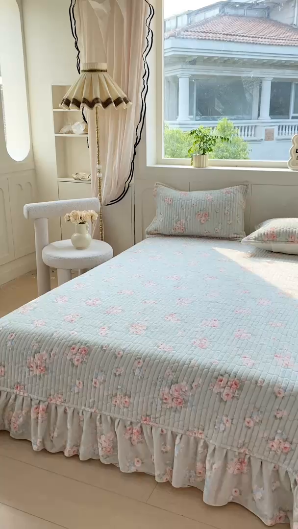 91家纺网 家纺一手货源 找家纺 尚美 2025新款豆豆绒牛奶绒大花边床盖四件套（床盖花边随机） 花语玫瑰