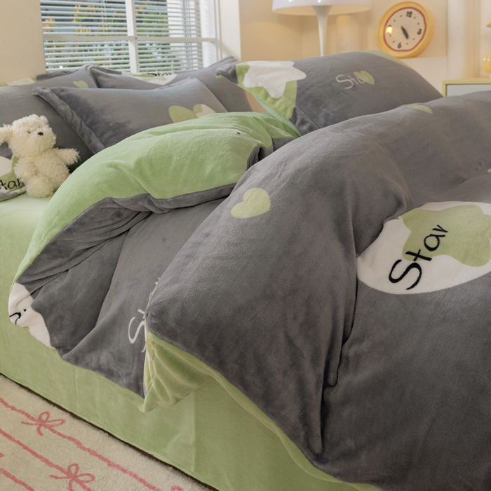 91家纺网 家纺一手货源 找家纺 富馨莱 2025新款牛奶绒印花单件被套240克面料支持一件定制尺寸 心星相印