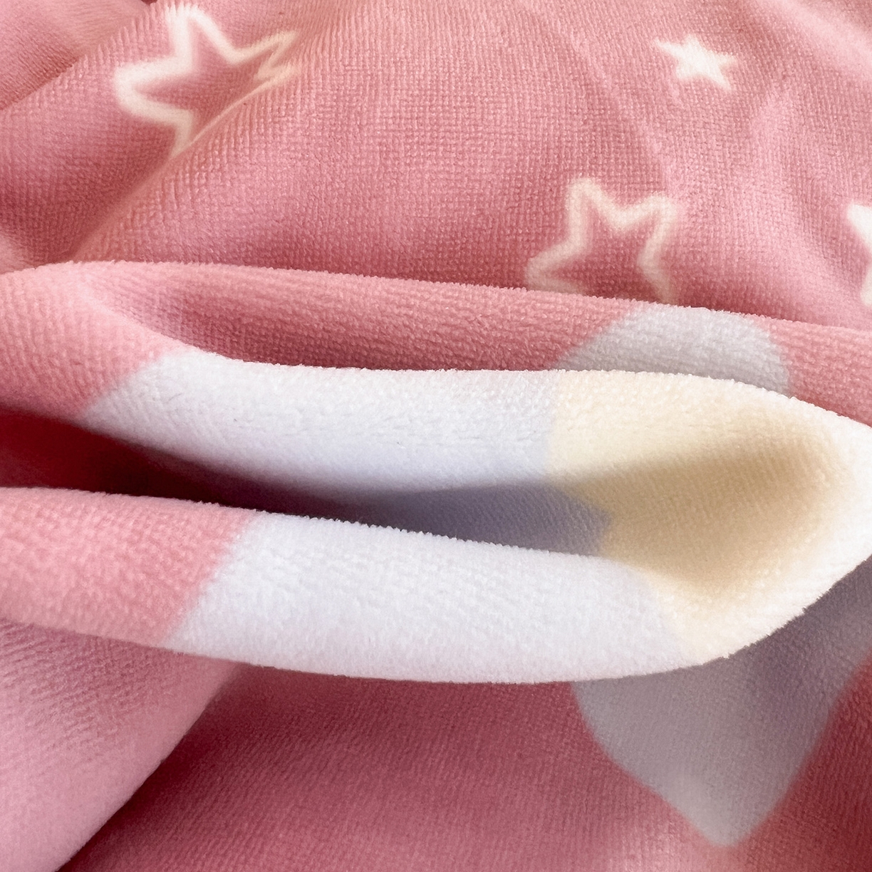 91家纺网 家纺一手货源 找家纺 富馨莱 2025新款牛奶绒印花单件被套240克面料支持一件定制尺寸 星光闪闪