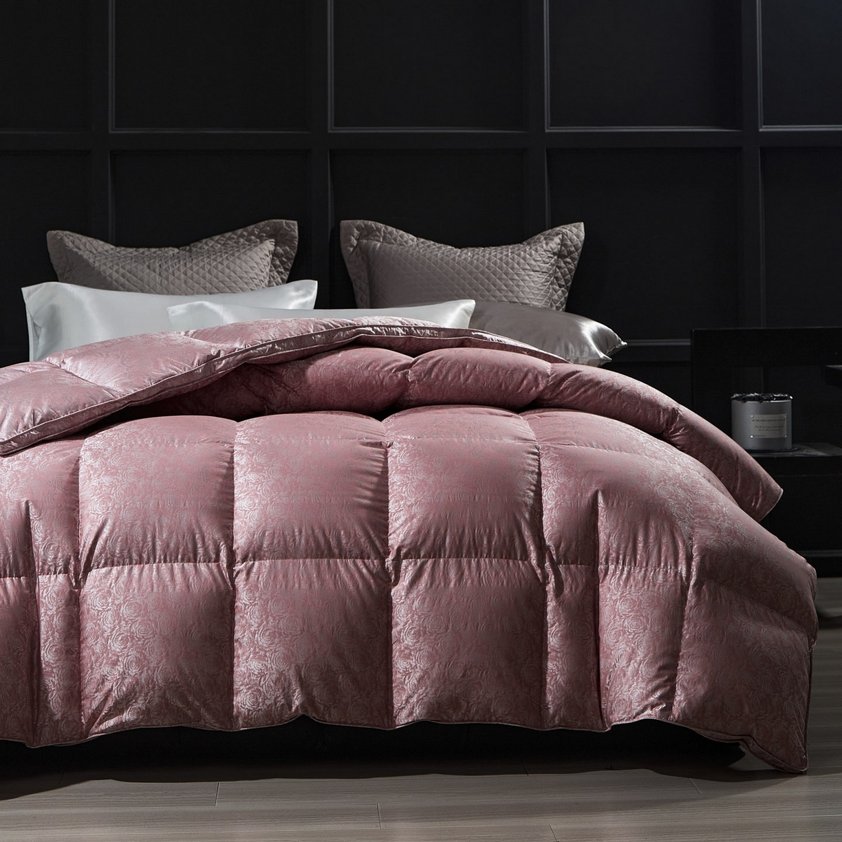 91家纺网 家纺一手货源 找家纺 暖羽屋羽绒馆 2025新款莫代尔95白鹅绒羽绒被芯   绒子含量95  冬被双人被子加厚 玫瑰物语