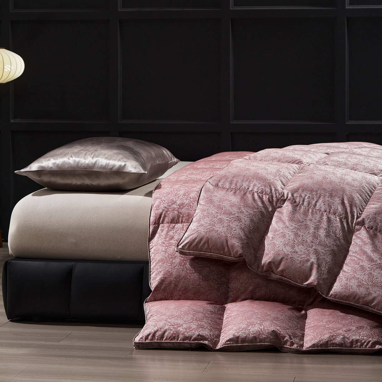 91家纺网 家纺一手货源 找家纺 暖羽屋羽绒馆 2025新款莫代尔95白鹅绒羽绒被芯   绒子含量95  冬被双人被子加厚 玫瑰物语