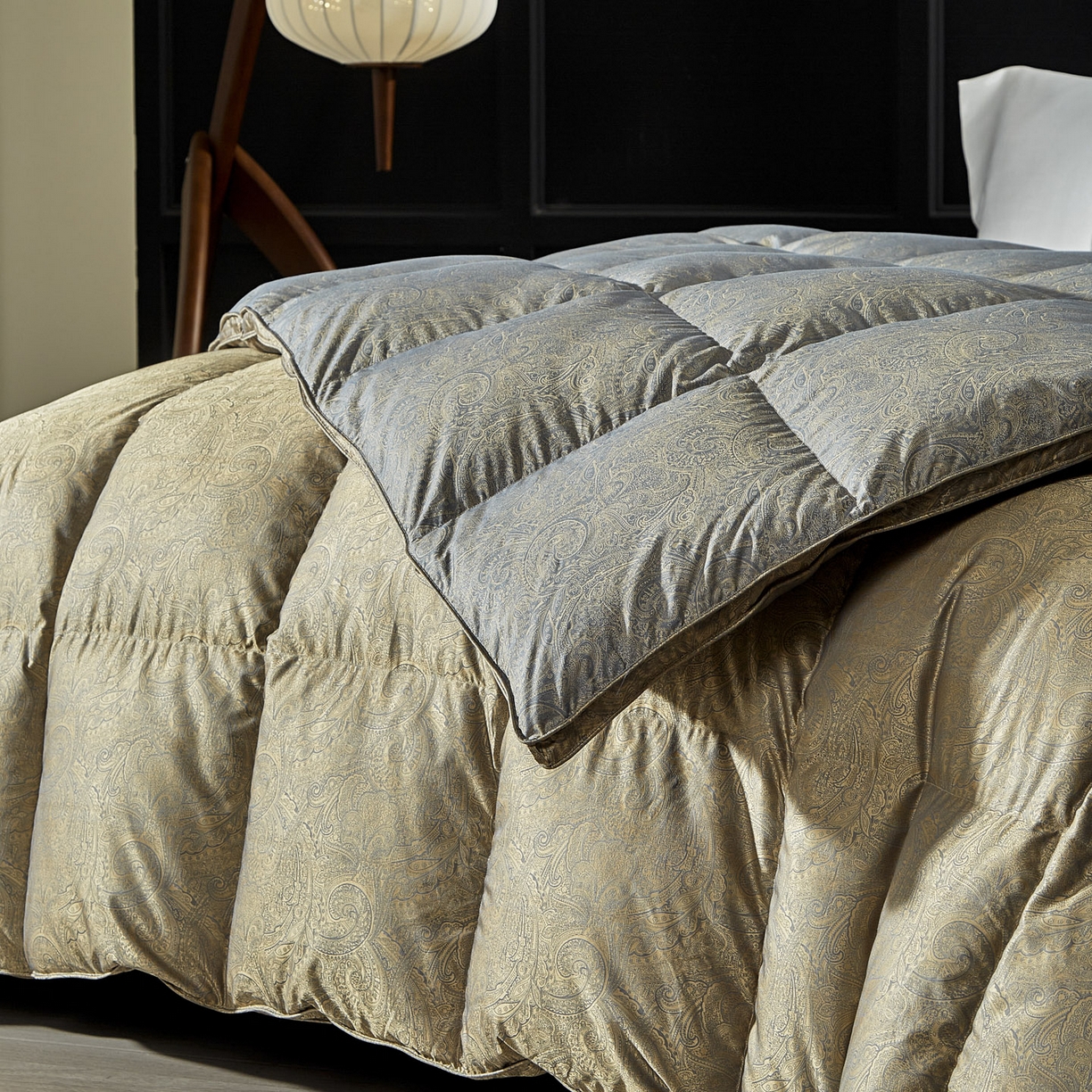 91家纺网 家纺一手货源 找家纺 暖羽屋羽绒馆 2025新款莫代尔95白鹅绒羽绒被芯   绒子含量95  冬被双人被子加厚 莫罗斯金