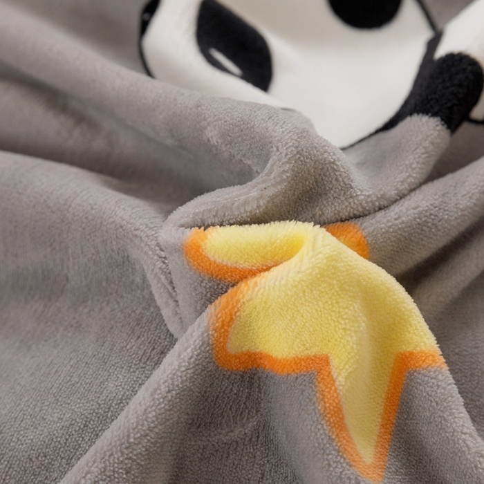 91家纺网 家纺一手货源 找家纺 富馨莱 2025新款牛奶绒印花单件被套240克面料支持一件定制尺寸 熊猫-灰