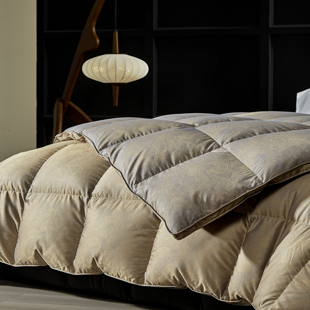 91家纺网 家纺一手货源 找家纺 暖羽屋羽绒馆 2025新款莫代尔95白鹅绒羽绒被芯   绒子含量95  冬被双人被子加厚 香之沁