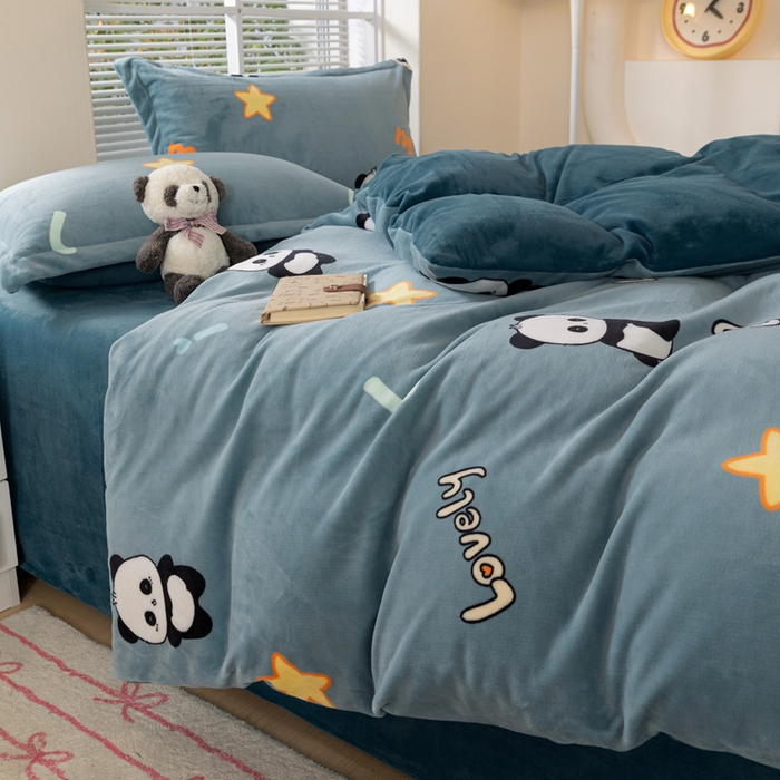 91家纺网 家纺一手货源 找家纺 富馨莱 2025新款牛奶绒印花单件被套240克面料支持一件定制尺寸 熊猫-蓝