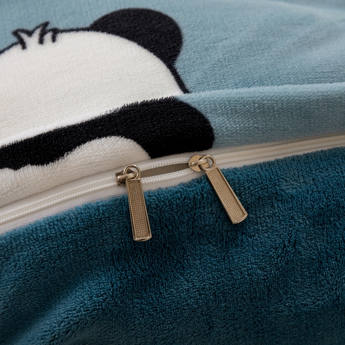 91家纺网 家纺一手货源 找家纺 富馨莱 2025新款牛奶绒印花单件被套240克面料支持一件定制尺寸 熊猫-蓝