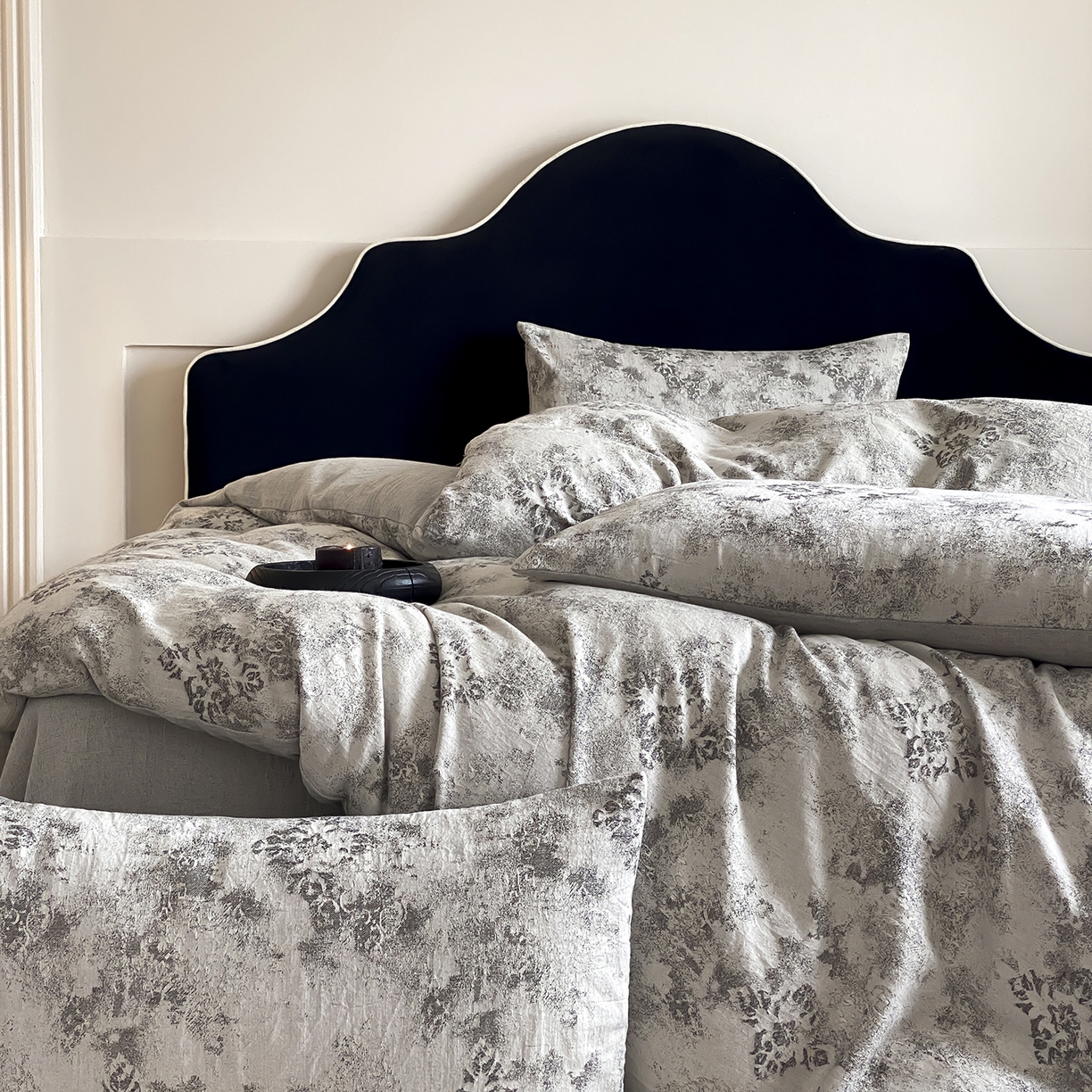 91家纺网 家纺一手货源 找家纺 赫帛 2025新款A类全棉棉麻色织提花四件套-欧若拉 欧若拉-灰色