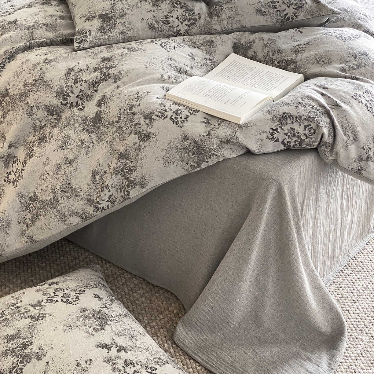 91家纺网 家纺一手货源 找家纺 赫帛 2025新款A类全棉棉麻色织提花四件套-欧若拉 欧若拉-灰色