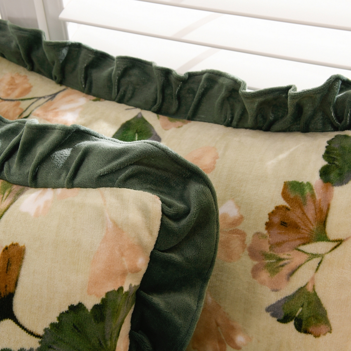 91家纺网 家纺一手货源 找家纺 （总）紫月轩家纺 2025新款韩版牛奶绒花边款四件套