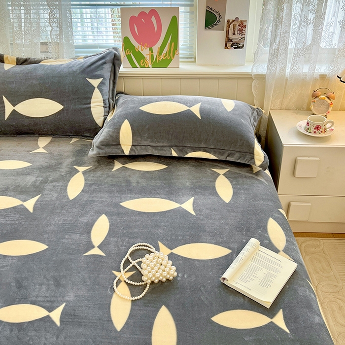 91家纺网 家纺一手货源 找家纺 （总）富馨莱 2025新款牛奶绒印花床笠240克面料支持一件定制尺寸