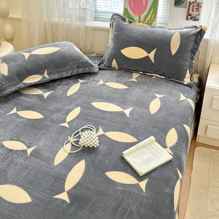 91家纺网 家纺一手货源 找家纺 （总）富馨莱 2025新款牛奶绒印花床笠240克面料支持一件定制尺寸