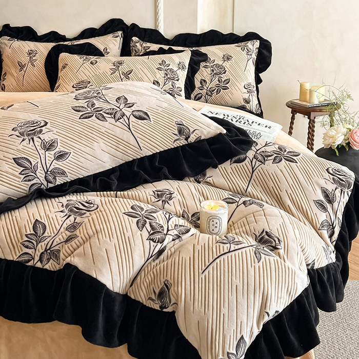 91家纺网 家纺一手货源 找家纺 佳品居 2025新款法式复古雕花绒四件套 不止玫瑰