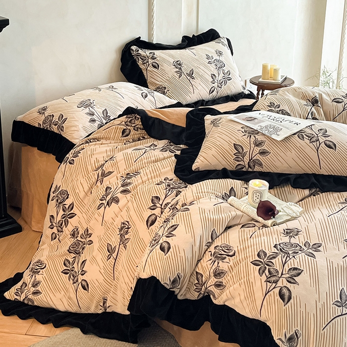 91家纺网 家纺一手货源 找家纺 佳品居 2025新款法式复古雕花绒四件套 不止玫瑰