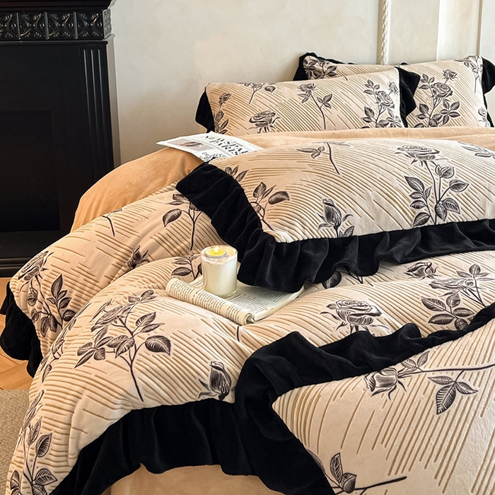 91家纺网 家纺一手货源 找家纺 佳品居 2025新款法式复古雕花绒四件套 不止玫瑰