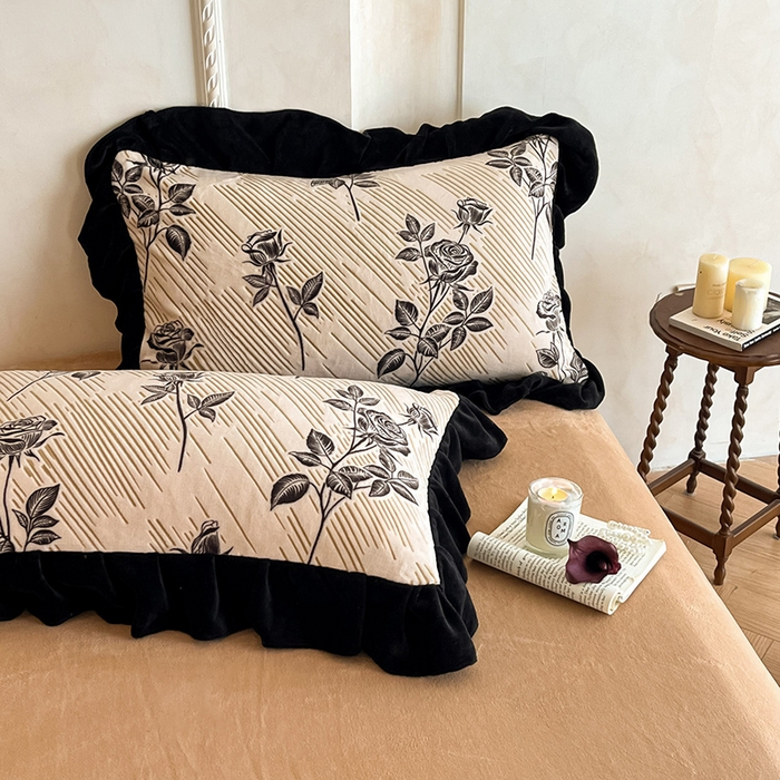 91家纺网 家纺一手货源 找家纺 佳品居 2025新款法式复古雕花绒四件套 不止玫瑰