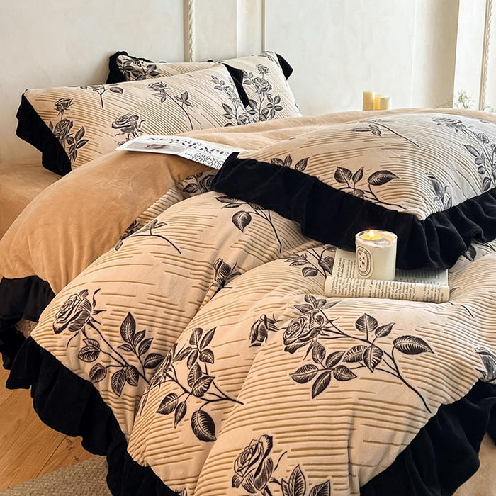 91家纺网 家纺一手货源 找家纺 佳品居 2025新款法式复古雕花绒四件套 不止玫瑰