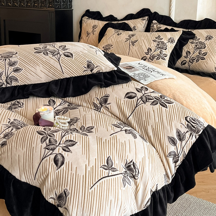 91家纺网 家纺一手货源 找家纺 佳品居 2025新款法式复古雕花绒四件套 不止玫瑰