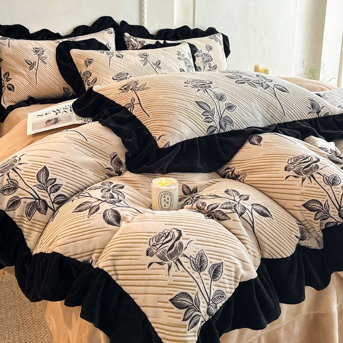 91家纺网 家纺一手货源 找家纺 佳品居 2025新款法式复古雕花绒四件套 不止玫瑰