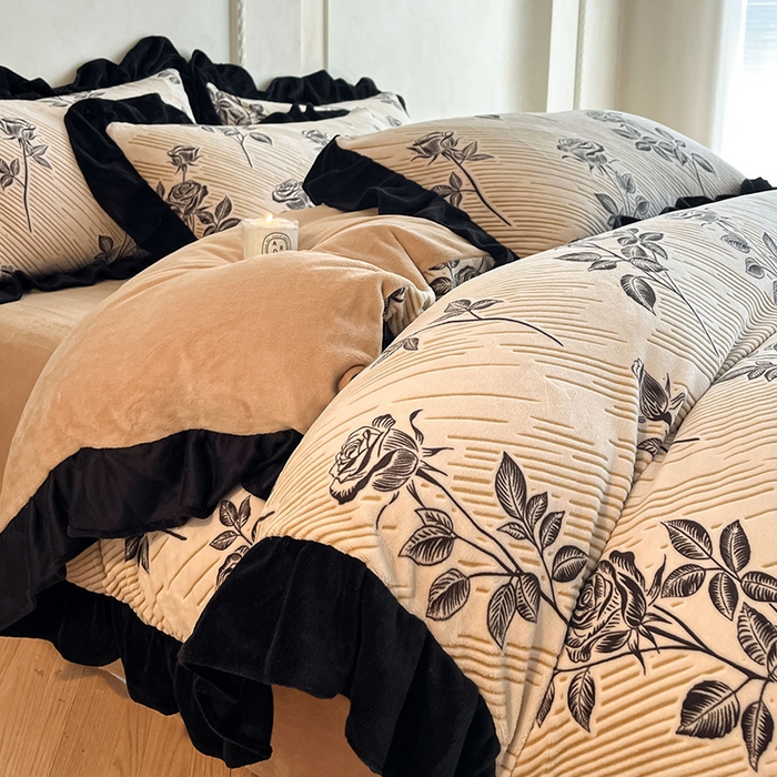 91家纺网 家纺一手货源 找家纺 佳品居 2025新款法式复古雕花绒四件套 不止玫瑰