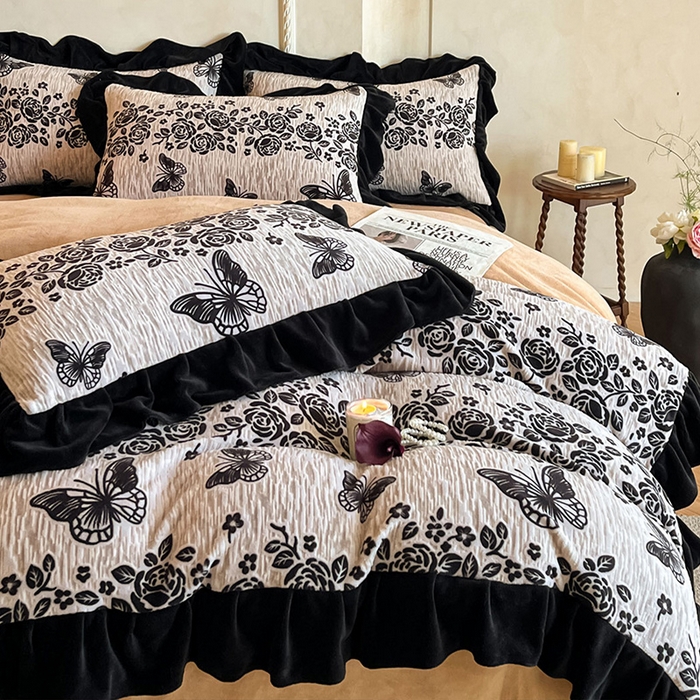 91家纺网 家纺一手货源 找家纺 佳品居 2025新款法式复古雕花绒四件套 蝶恋花语