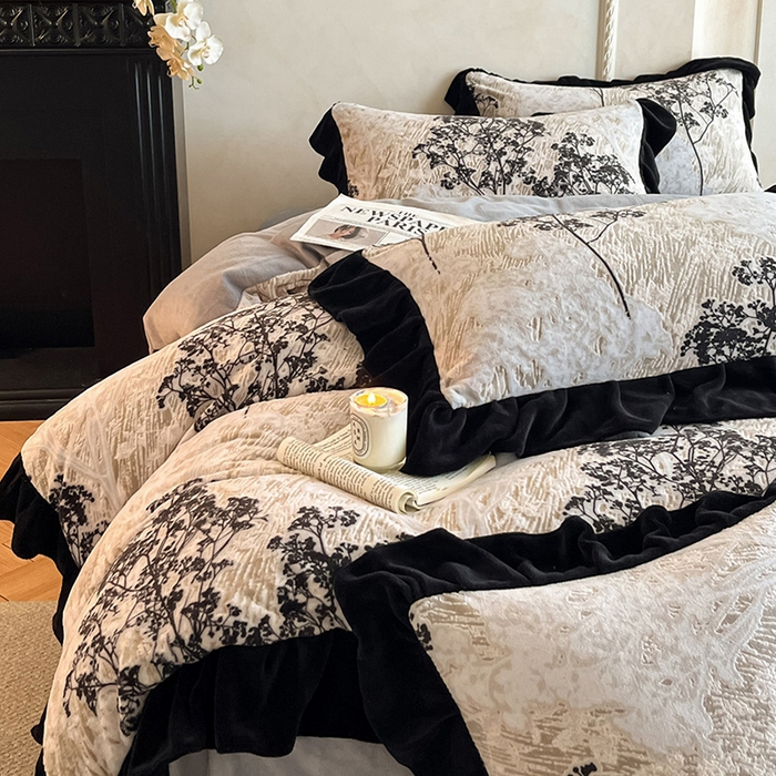 91家纺网 家纺一手货源 找家纺 佳品居 2025新款法式复古雕花绒四件套 迷林