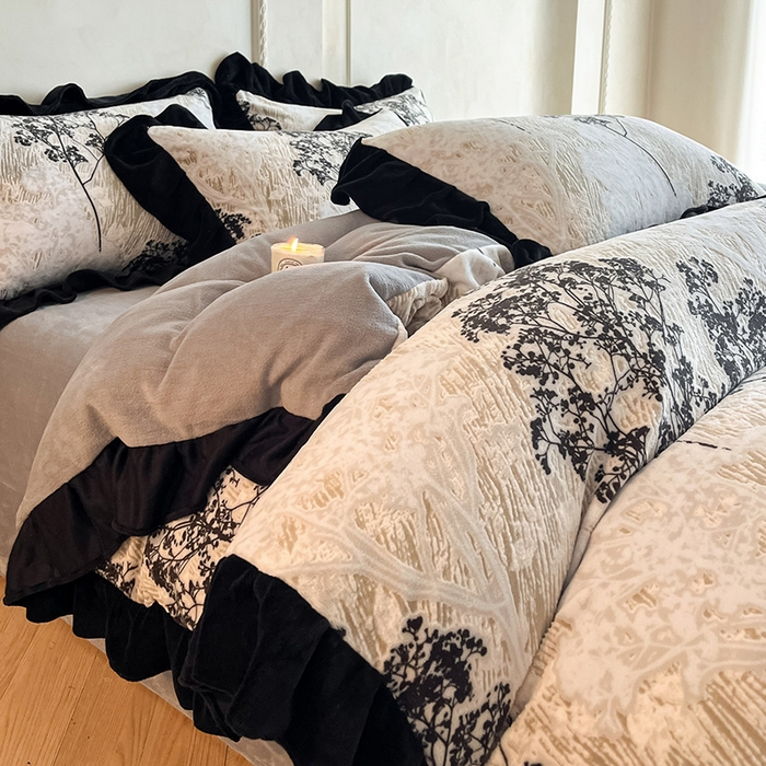 91家纺网 家纺一手货源 找家纺 佳品居 2025新款法式复古雕花绒四件套 迷林