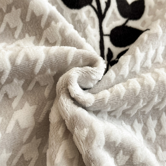 91家纺网 家纺一手货源 找家纺 佳品居 2025新款法式复古雕花绒四件套 千鸟花语