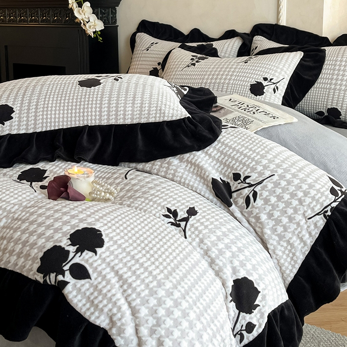 91家纺网 家纺一手货源 找家纺 佳品居 2025新款法式复古雕花绒四件套 千鸟花语