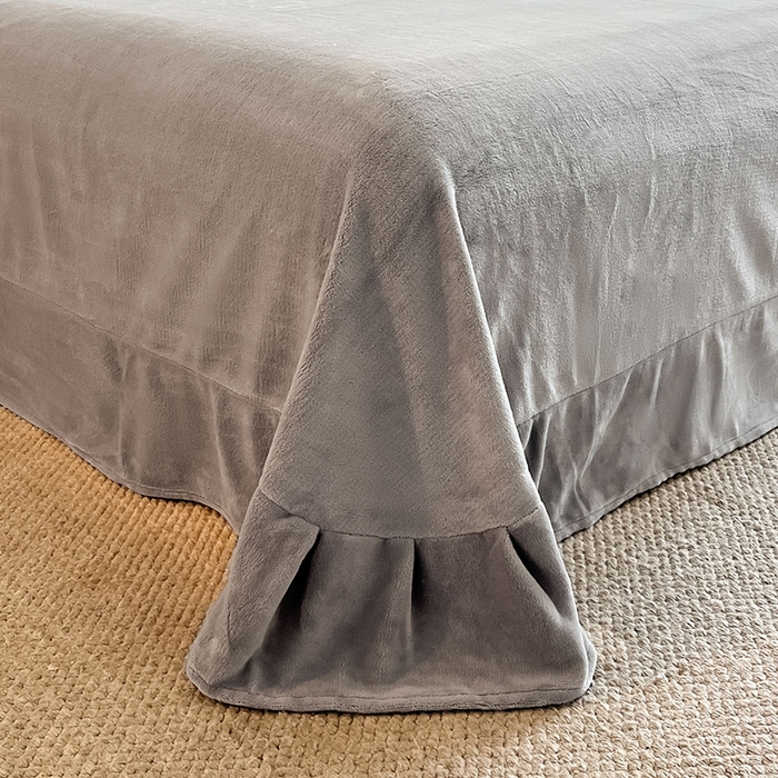 91家纺网 家纺一手货源 找家纺 佳品居 2025新款法式复古雕花绒四件套 千鸟花语