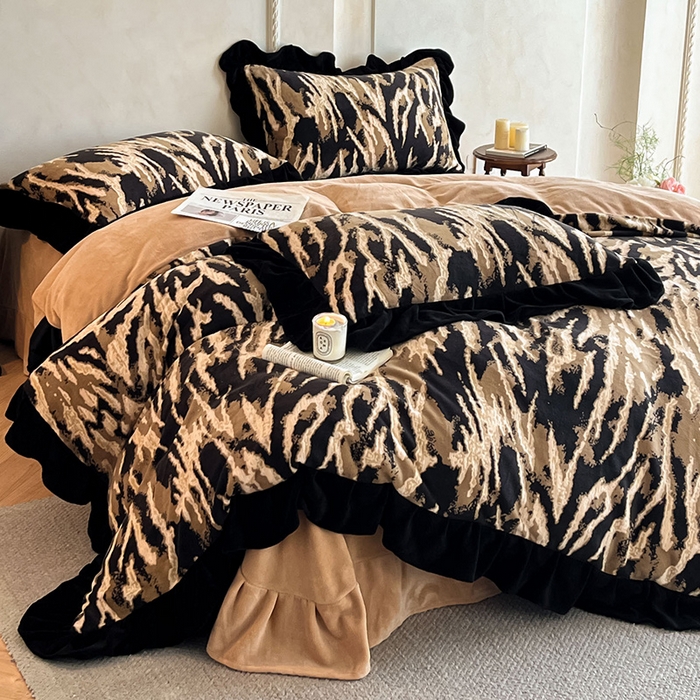 91家纺网 家纺一手货源 找家纺 佳品居 2025新款法式复古雕花绒四件套 文艺复兴