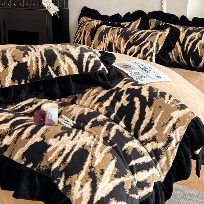 91家纺网 家纺一手货源 找家纺 佳品居 2025新款法式复古雕花绒四件套 文艺复兴