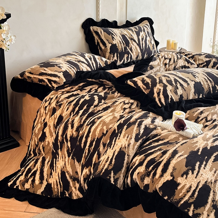 91家纺网 家纺一手货源 找家纺 佳品居 2025新款法式复古雕花绒四件套 文艺复兴