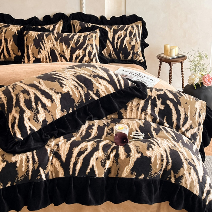 91家纺网 家纺一手货源 找家纺 佳品居 2025新款法式复古雕花绒四件套 文艺复兴