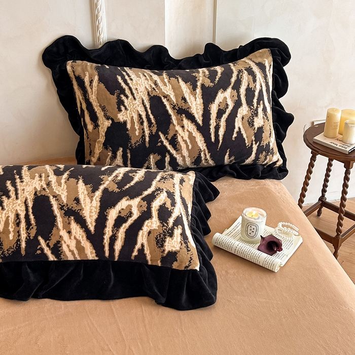 91家纺网 家纺一手货源 找家纺 佳品居 2025新款法式复古雕花绒四件套 文艺复兴