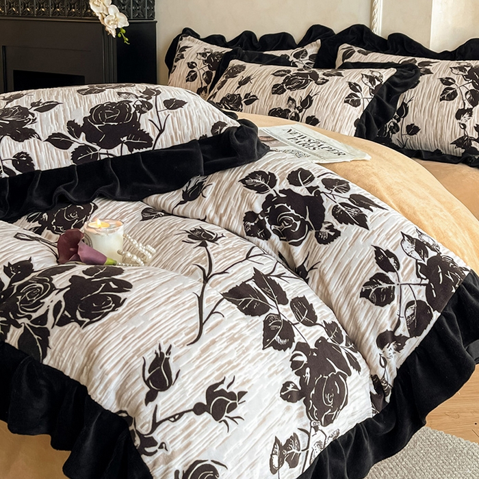 91家纺网 家纺一手货源 找家纺 佳品居 2025新款法式复古雕花绒四件套 叶伴花香