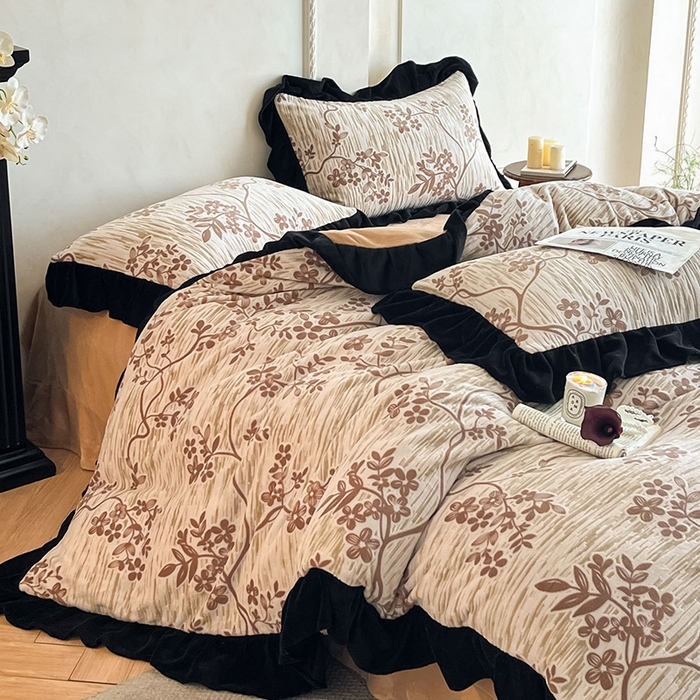 91家纺网 家纺一手货源 找家纺 佳品居 2025新款法式复古雕花绒四件套 叶语悠然