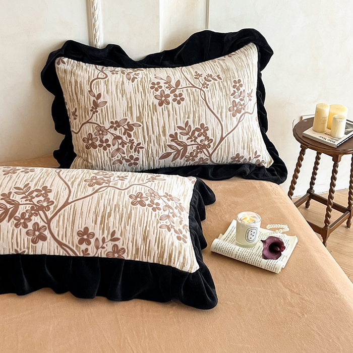 91家纺网 家纺一手货源 找家纺 佳品居 2025新款法式复古雕花绒四件套 叶语悠然