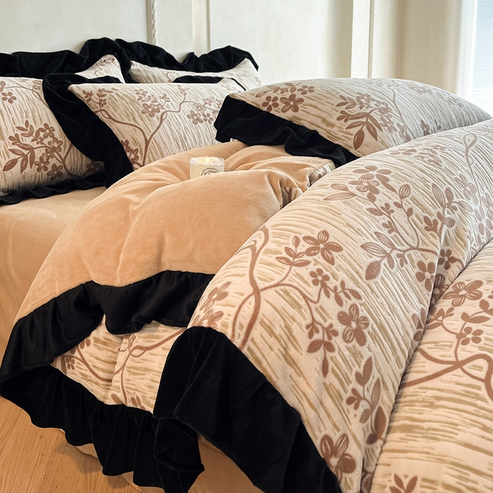 91家纺网 家纺一手货源 找家纺 佳品居 2025新款法式复古雕花绒四件套 叶语悠然