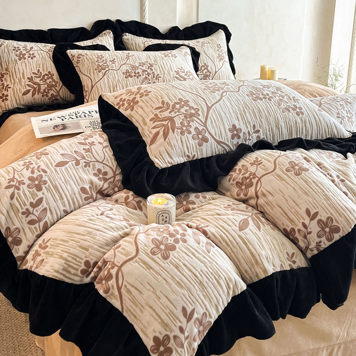 91家纺网 家纺一手货源 找家纺 佳品居 2025新款法式复古雕花绒四件套 叶语悠然