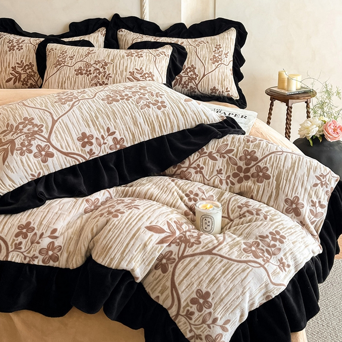 91家纺网 家纺一手货源 找家纺 佳品居 2025新款法式复古雕花绒四件套 叶语悠然